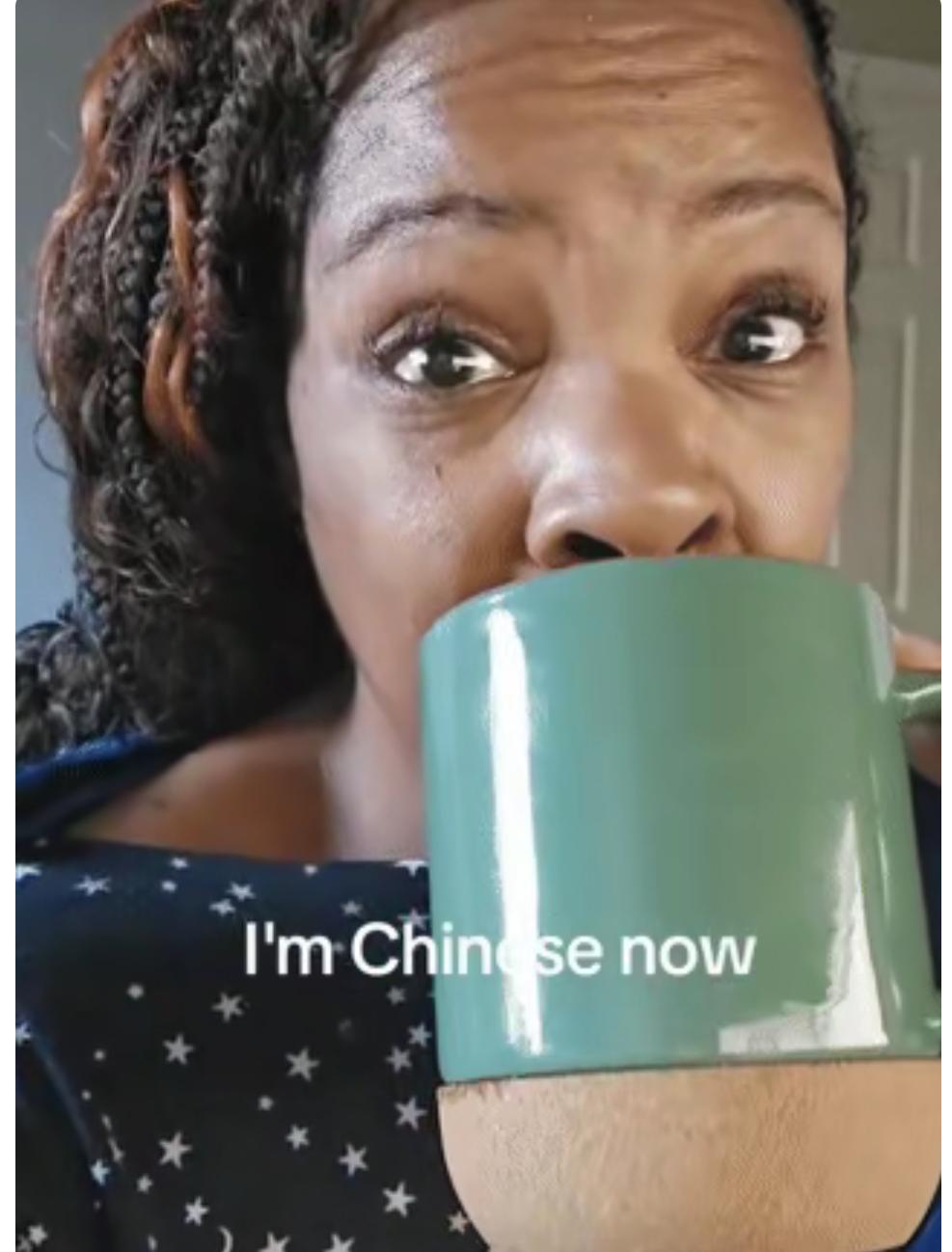 喝热水走向世界?海外网友：真管用
华裔博主在分享喝热水等中式养生习惯，引发海外网