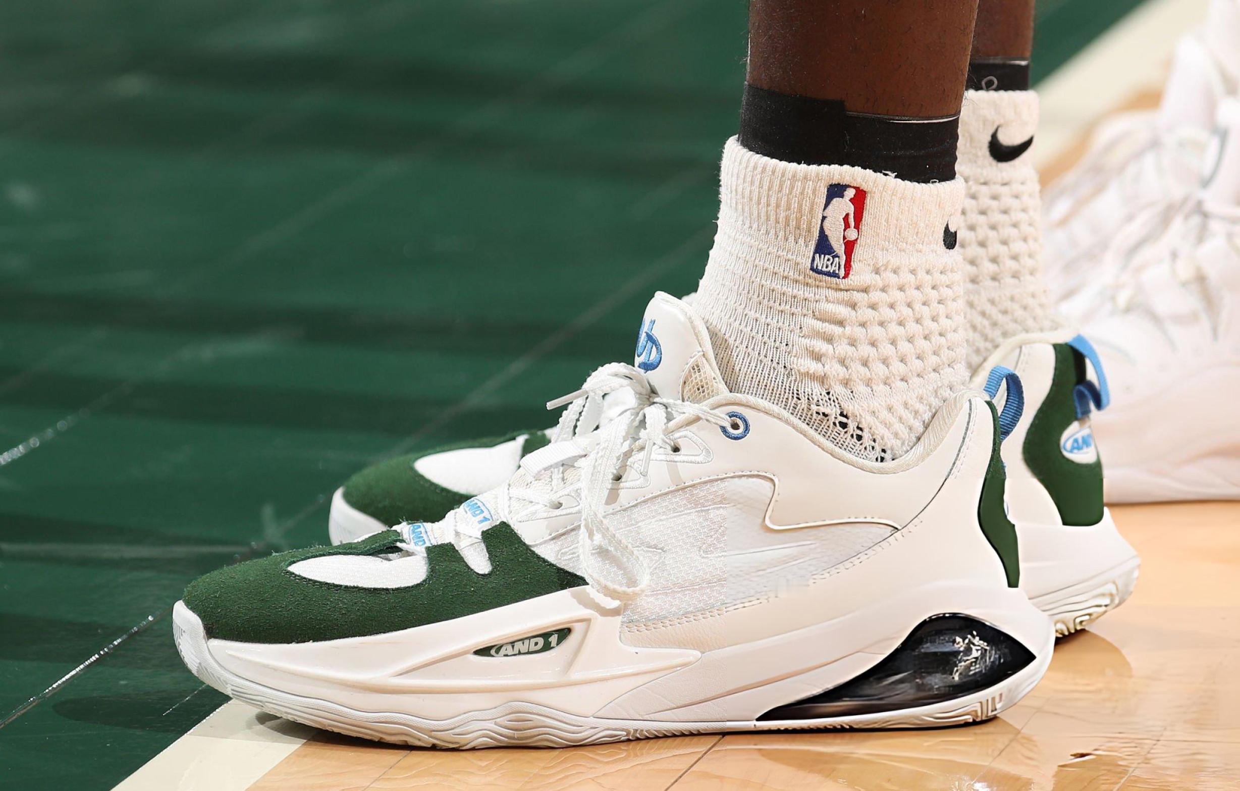 Bobby Portis 本赛季多次上脚 AND1 Attack Racer。各