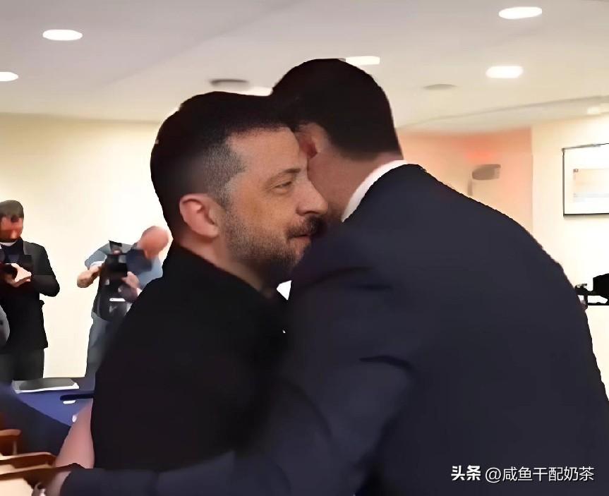 算盘打遍中东！泽连斯基赴叙，一手卖武器一手卖粮食
乌克兰自己的防空都吃紧，泽连斯