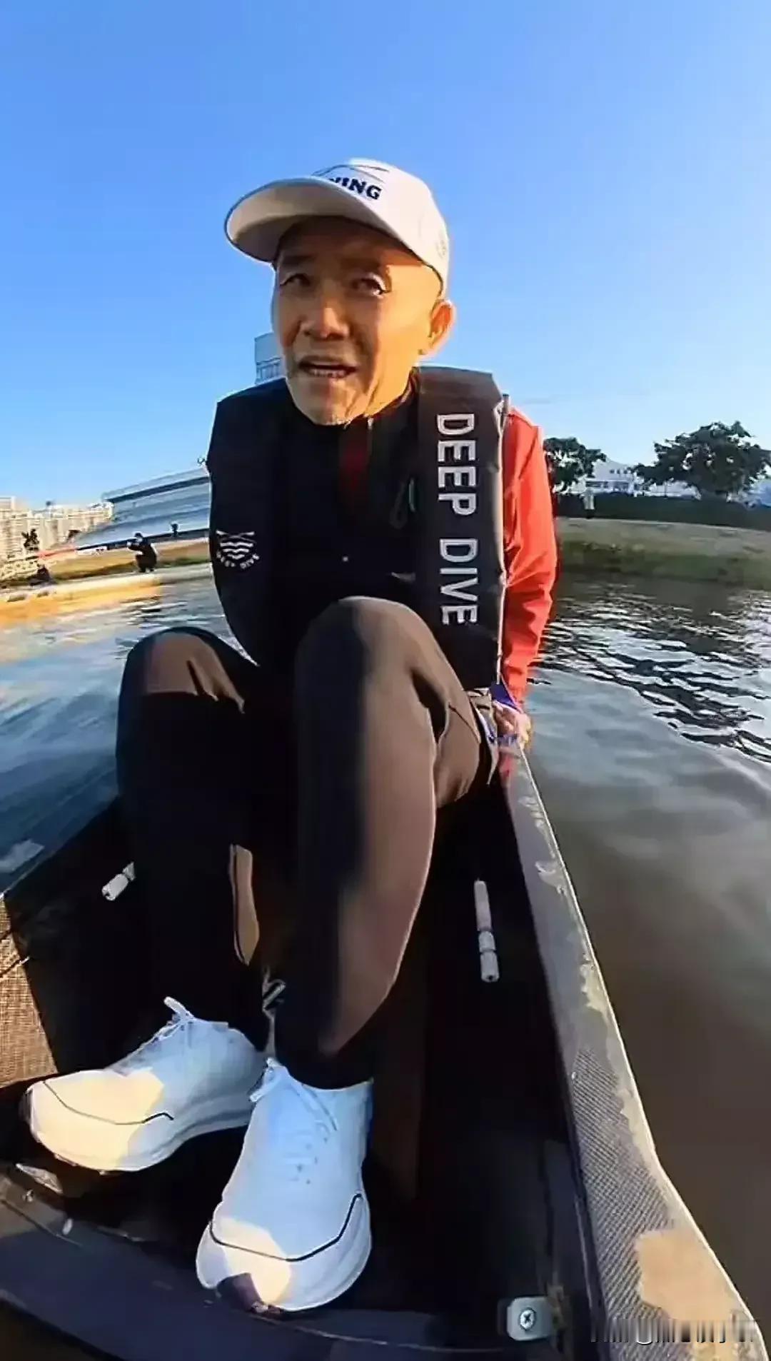 王石现身福州，划船不慎落水，到了这个岁数，应该享受晚年，有些过激活动就不能参加了