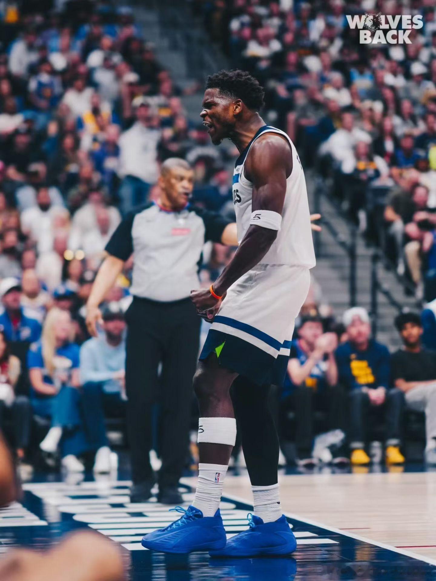 开局一度落后19分，砍下30分10篮板的华子带队完成惊天大逆转！！！够横！！！ 