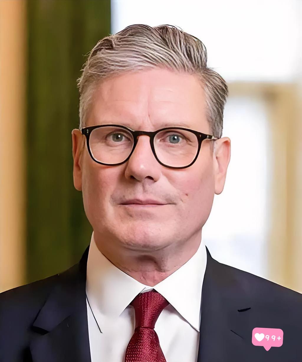 英国消息
2026年5月12日，英国首相斯塔默被多名内阁成员直接堵门——外交大臣