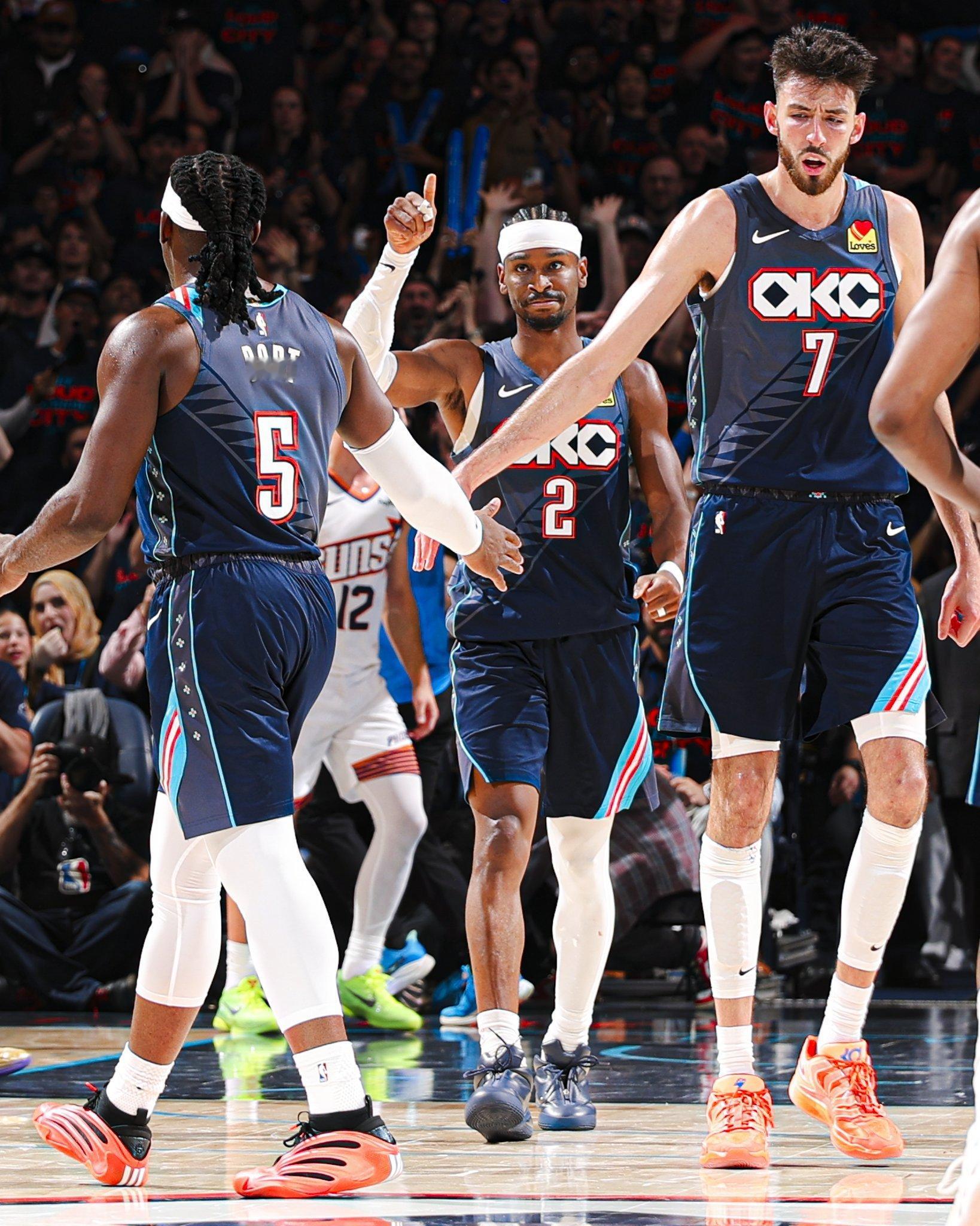 我知道大家很急，但是伤病消息尤其是你雷的，是不可能那么快更新的。晚安大伙，晚安雷