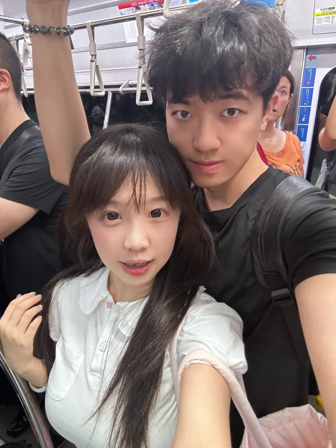 装嫩！最近爱上了娃娃领耶~