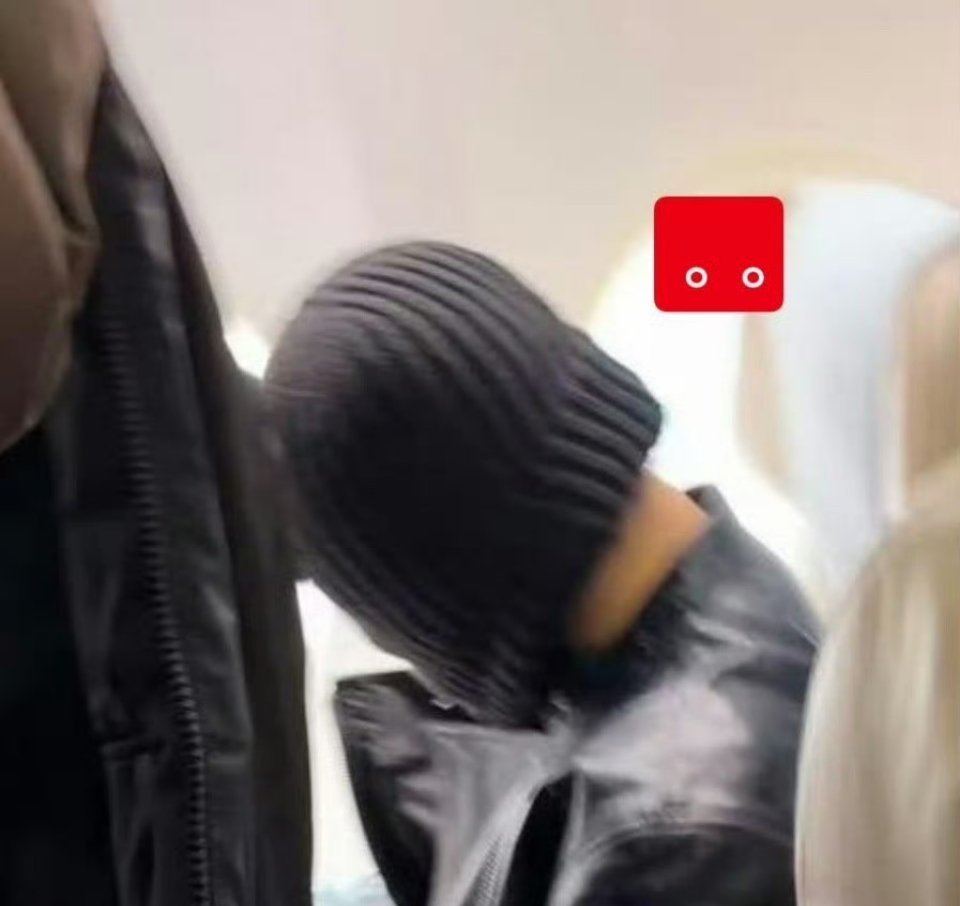 穆祉丞机场怒斥私生不是？穆祉丞抵制ss还被安保阻止？不是应该赶紧疏散吗？ss不是