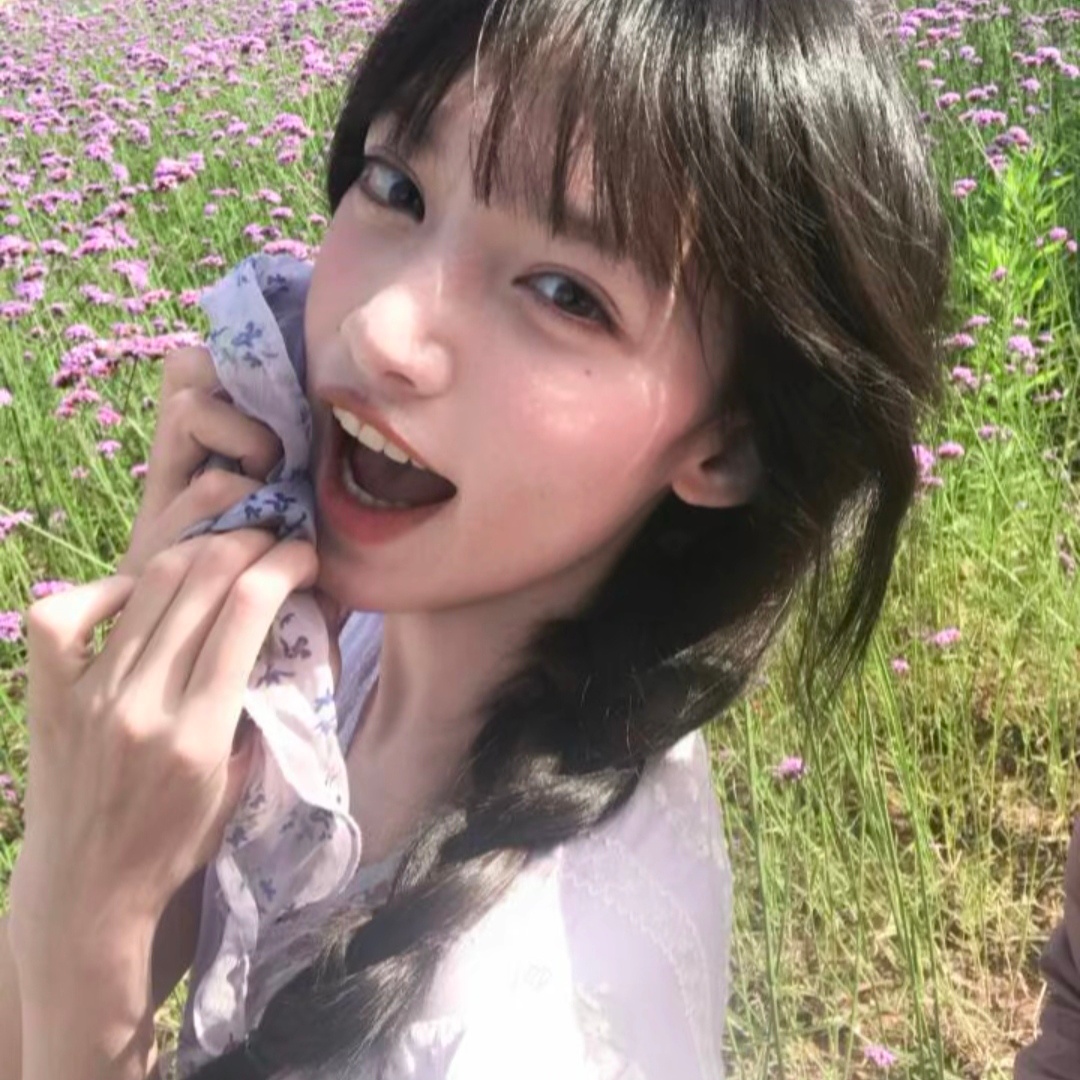 𝙒𝙚𝘾𝙝𝙖𝙩｜轻氧感ins风女生头像分享𝑆𝘩𝑎𝑟𝑒. 🍎