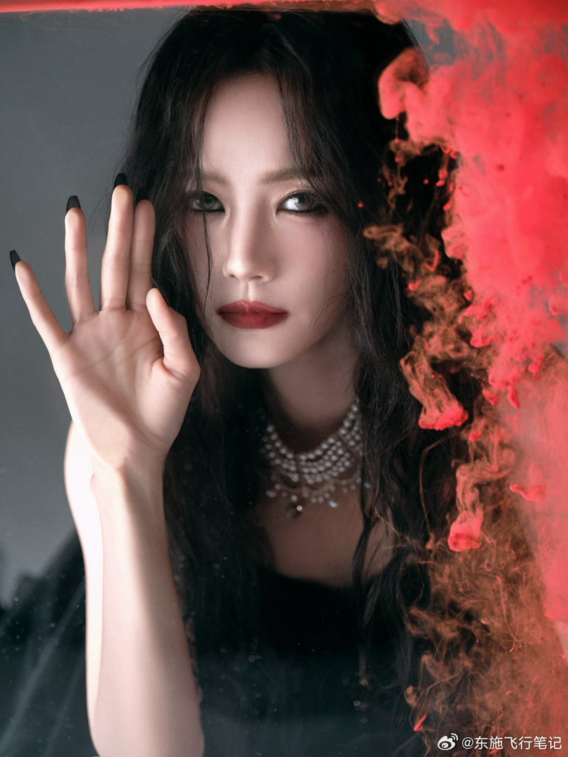 李一桐古早黑月光回归李一桐黑月光回归古早爆款黑月光氛围感重现，李一桐精准拿捏住了