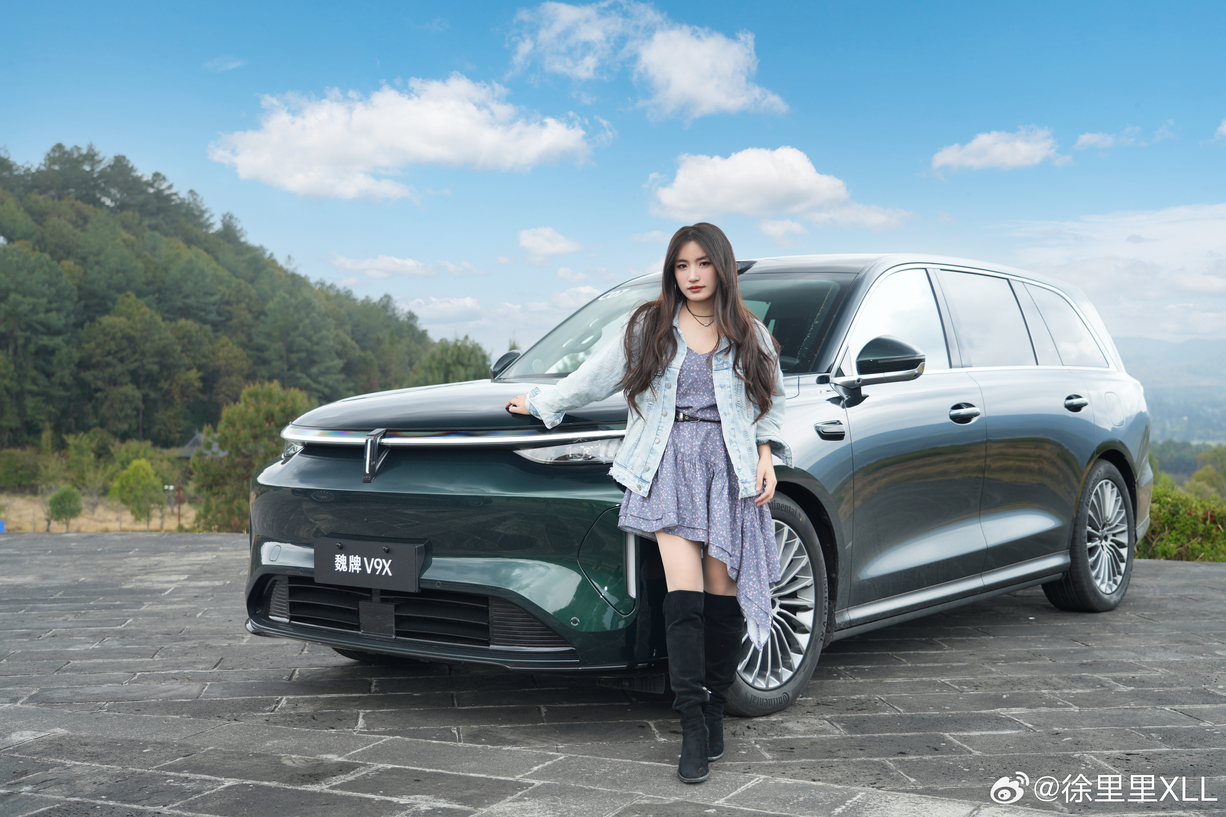 谁好看？我劝你三思而后言。小心我把你拉黑了。