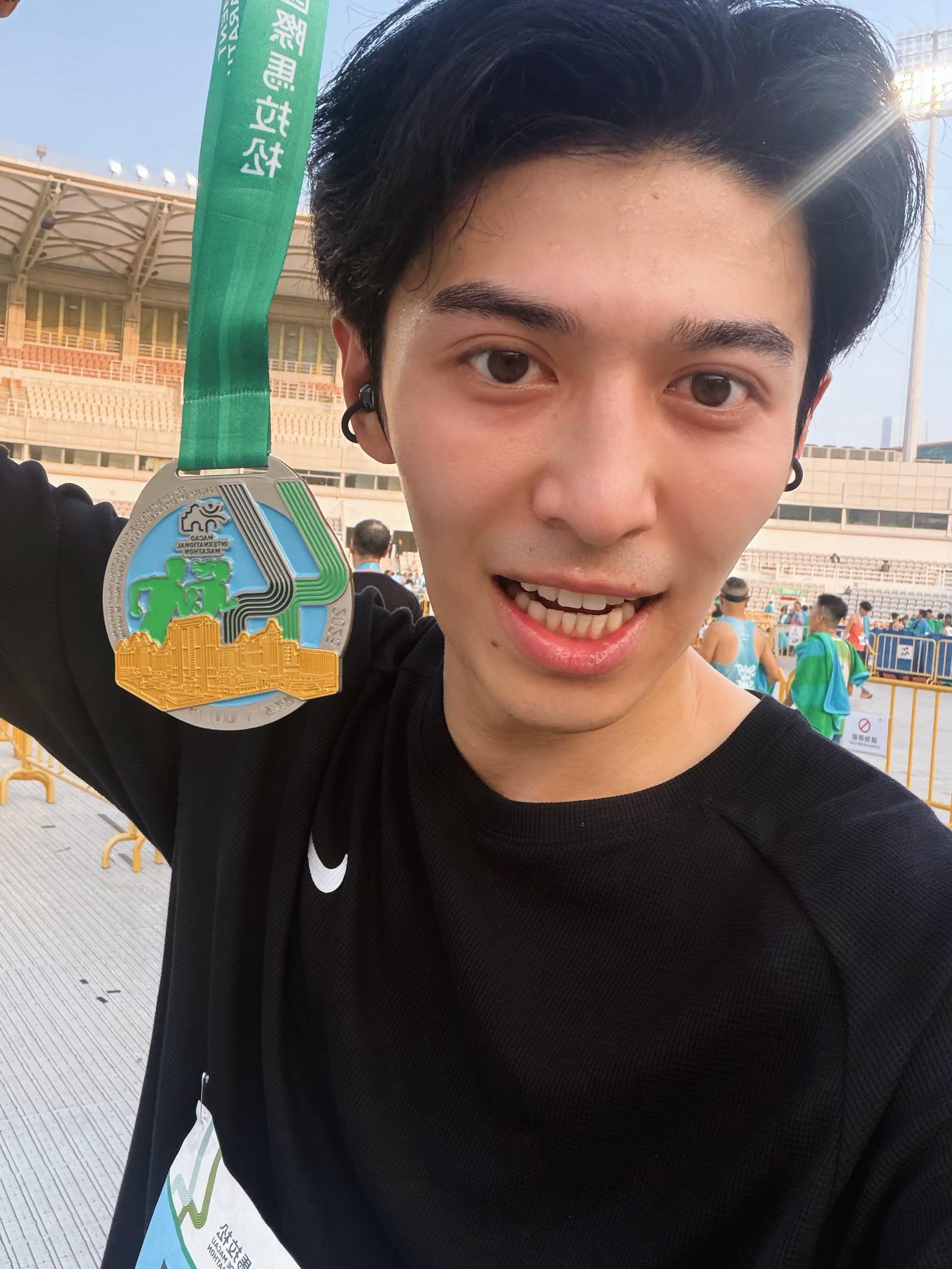 十个勤天种地吧赵小童 这个牛蛙77凌晨一点多下班，五点多参加澳门国际马拉松🏃?