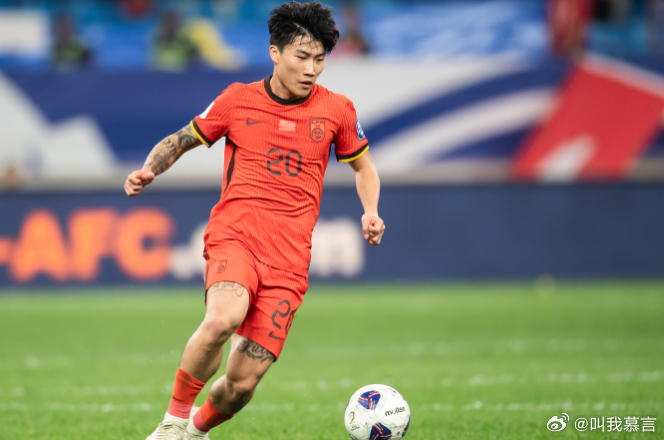 针对当前这支国足的人员构成情况，新黄河发文进行了点评，认为泰山队三将有望竞争国足