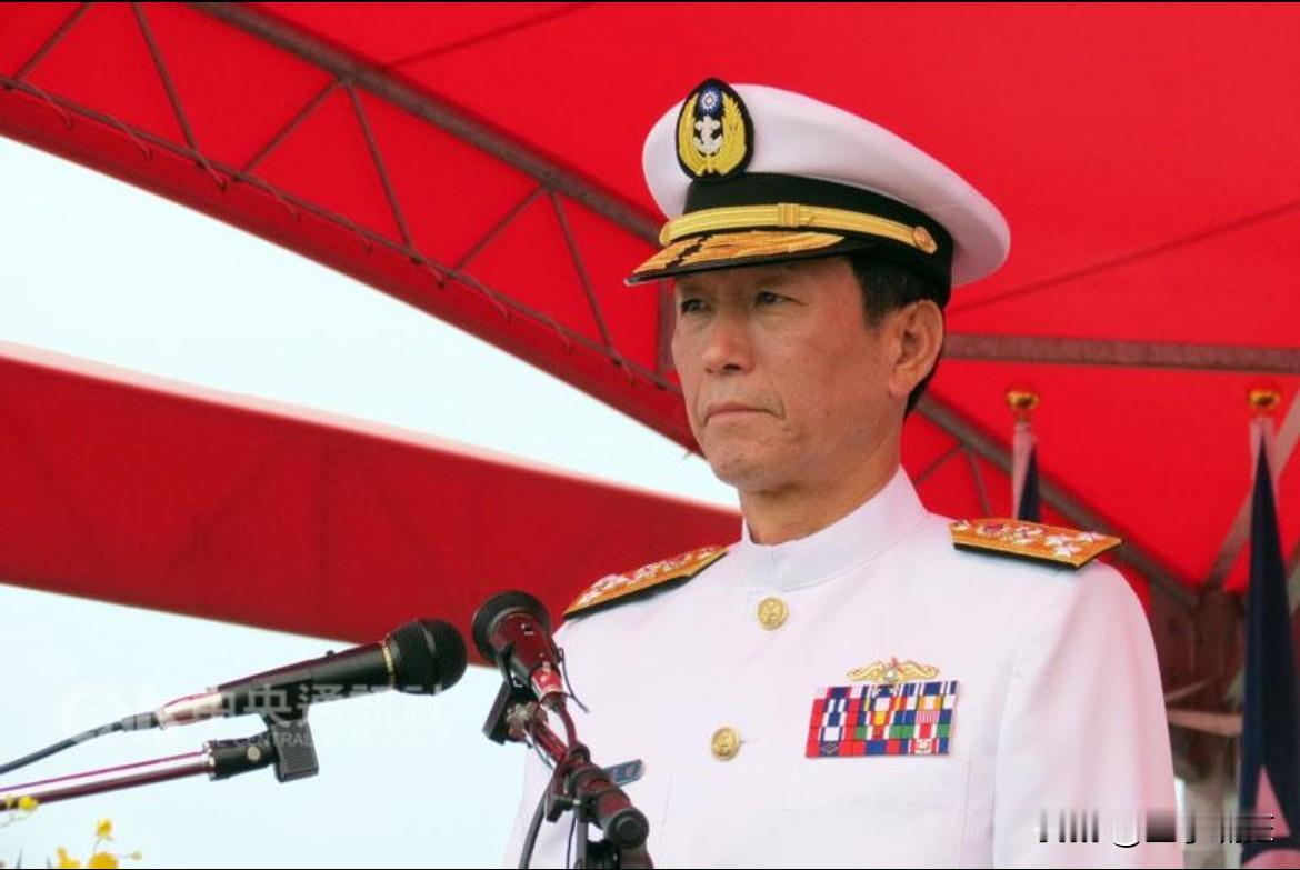 岛内彻底炸锅了！台湾前最高军事长官李喜明，终于说出了没人敢讲的大实话。解放军迟迟