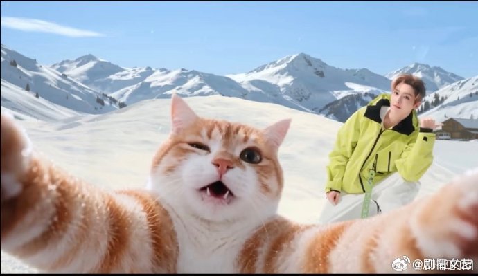 侯明昊开屏滑雪好帅侯明昊雪场开屏帅到出圈，荧光黄外套在白雪中格外醒目，雪镜遮住眉