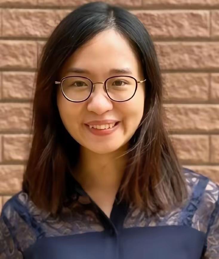 你敢信吗？拿着港大+日内瓦大学双学历，手握香港红十字会铁饭碗的精英，居然在伦敦的