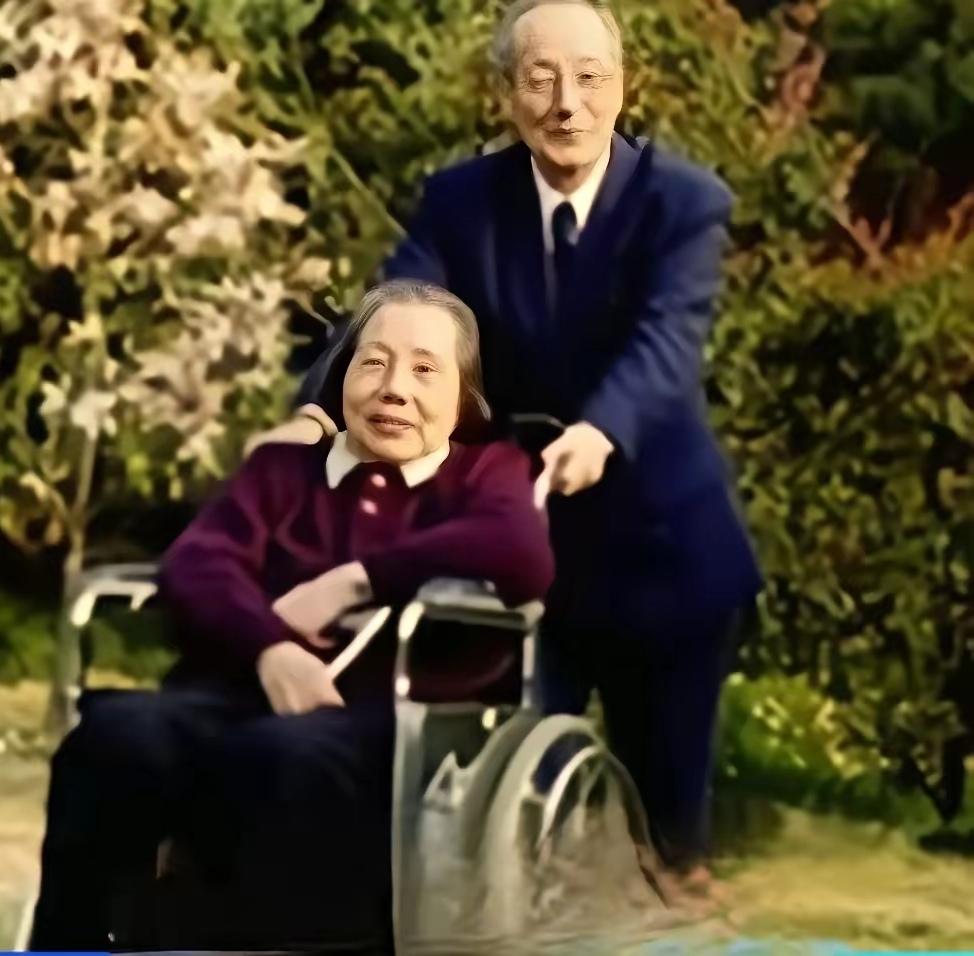 有个关于稀土的建议！
徐光宪院士，高小霞院士，伉俪俩有个“霞光奖学金”。
现在知