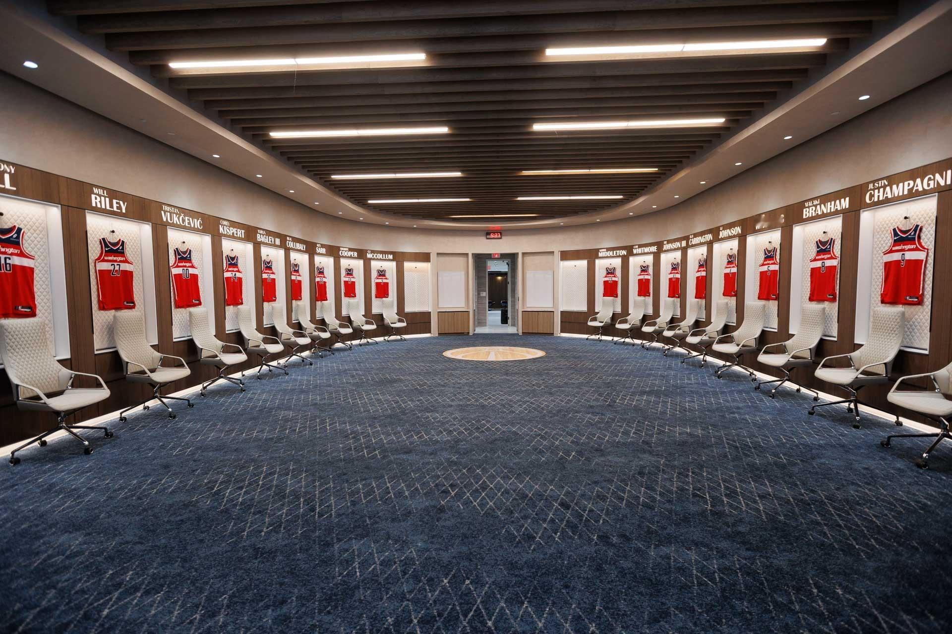 来看看被浓眉夸奖的奇才队新更衣室长什么样  安东尼戴维斯