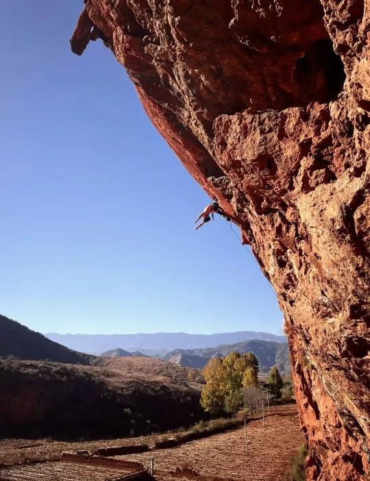 旅攀
真的太快乐啦[飞吻]
绝美的岩壁
走到哪玩到哪爬到哪[爱慕]
目睹大佬们新