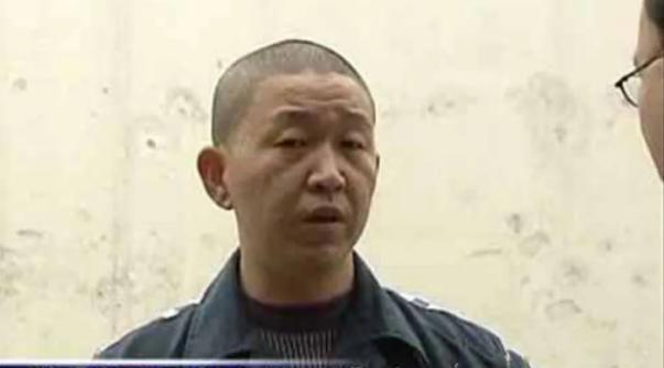 “局长级别的都怕事。”两个农民突发奇想，假扮杀手敲诈四川各正副局长，不料竟成功敲