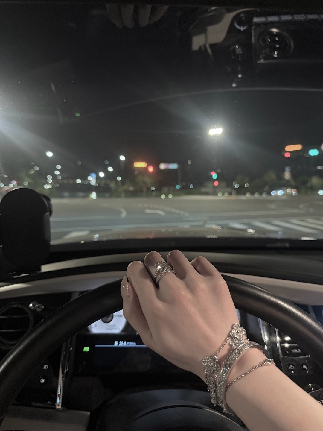 今年觉得心气都不如以前了,没有穿衣打扮的欲望,干啥都觉得没劲头。 