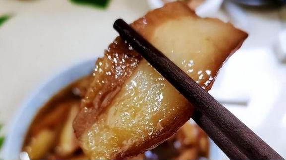 你是否认为只要减少肥肉、少吃油炸食品，就能保持健康的胆固醇水平？其实，真相远不止