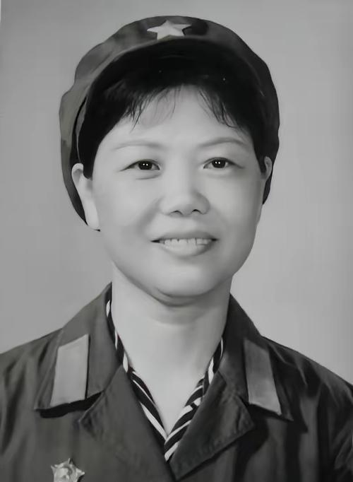 范淑琴（1925——2012），山东日照人，山东八路军女干部、中国人民解放军总参
