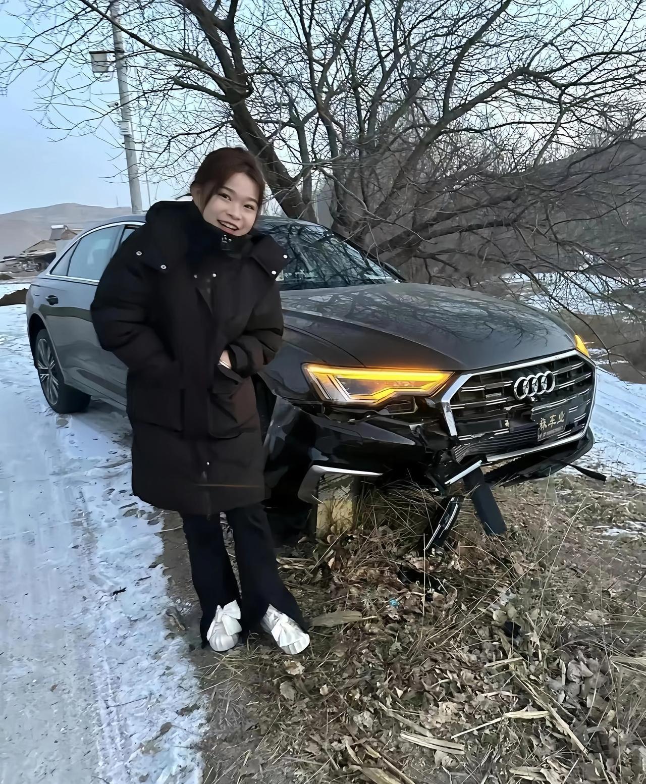 都撞到树上了，还这么淡定，她的心态是真好。#2月图文动态激励计划#