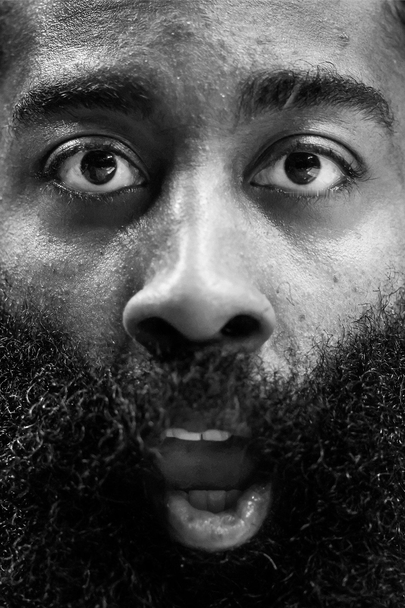 今天是哈登36岁生日，让我们一起㊗️他生日快乐🎂🎊你们是什么时候开始看哈登打