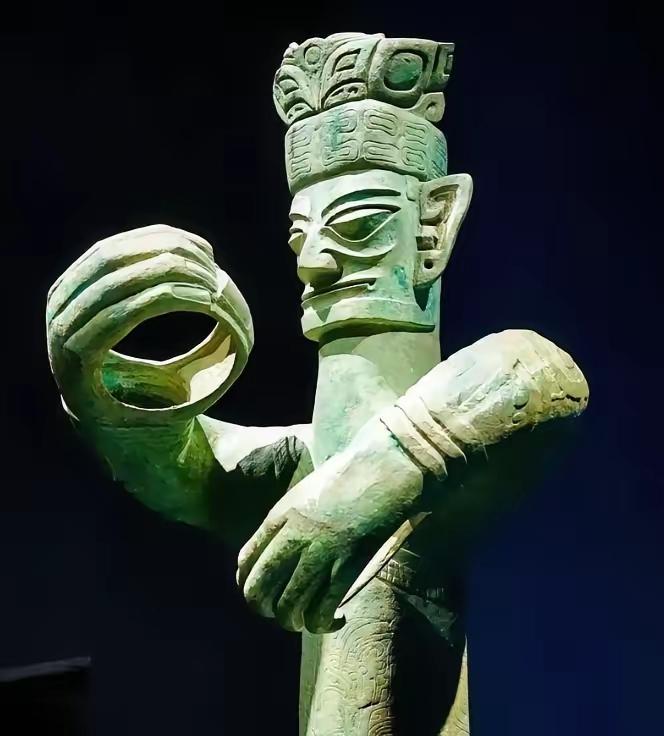 越南挖出和三星堆相似的文物，基本能证实当年蜀人南迁了。公元前316年秦军破蜀，蜀