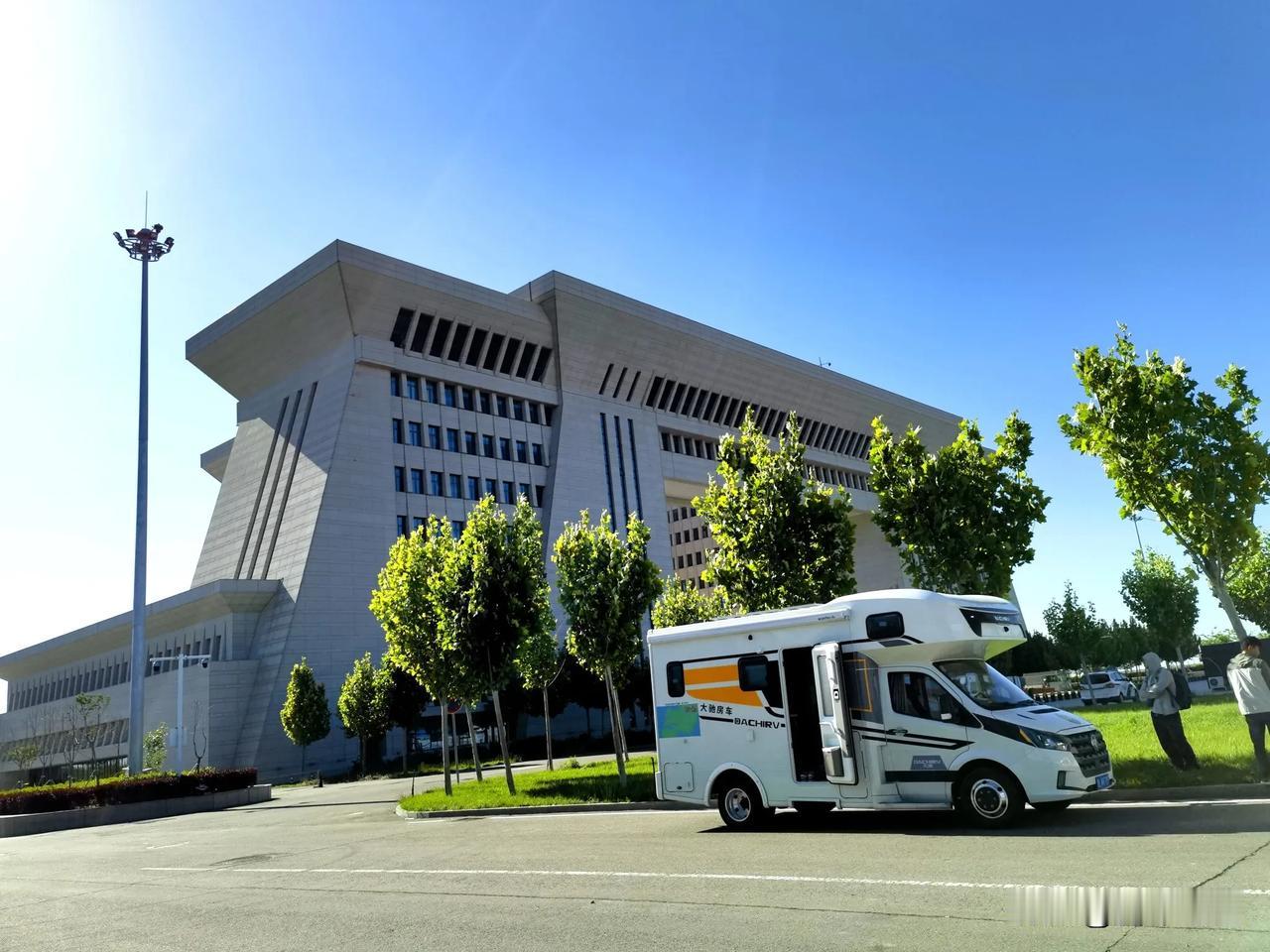 D6 驰游亚欧 大驰房车亚欧旅行第六天，霍尔果斯到阿拉木图，行车350公里扎营市