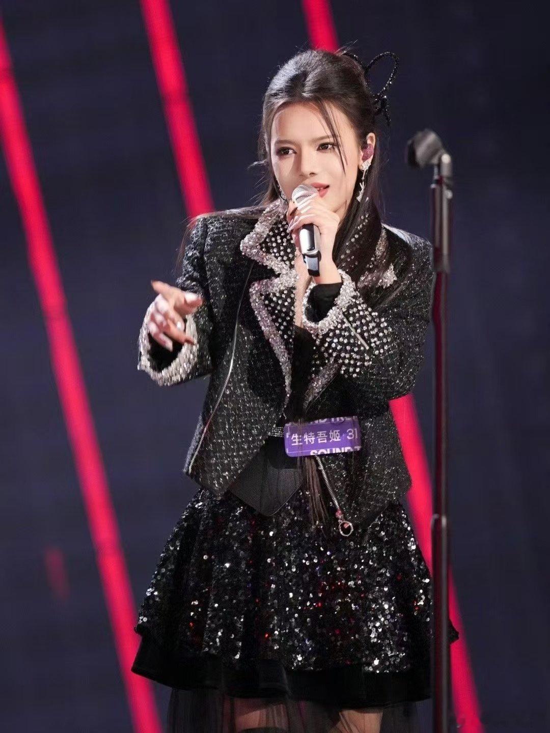 那英想要的歌坛活人就这样的 声鸣远扬 赤诚鲜活超戳人！生特吾姬首当队长真情发文，