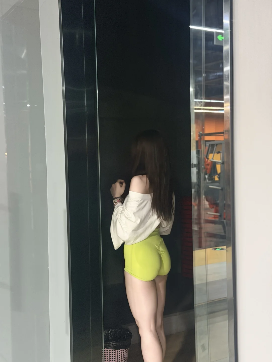 非要大屁股好看吗，玲珑的也行吧😑