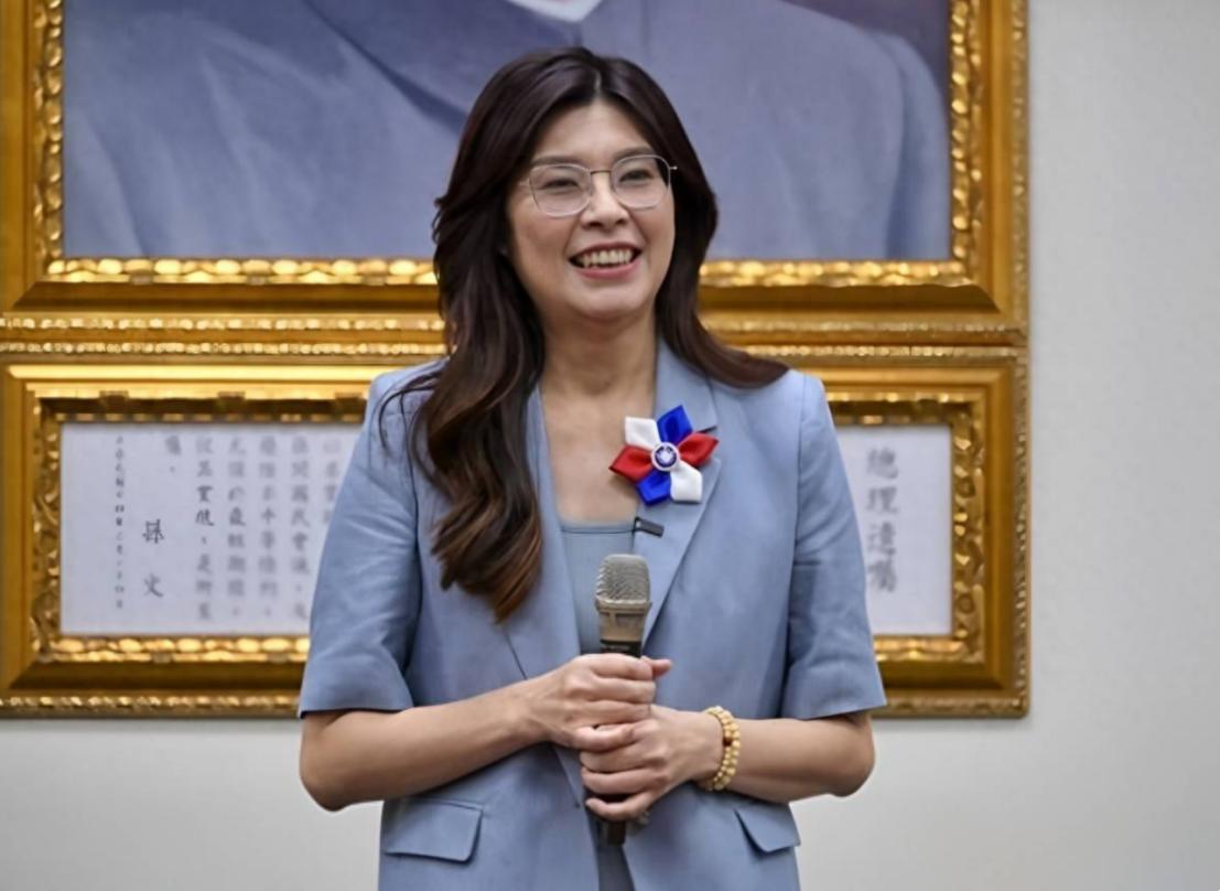 7月15日，针对郑丽文呼吁恢复澎湖“小三通”，国台办作出回应，指出当前主要障碍不