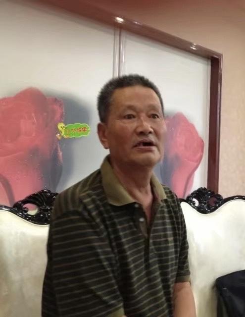 送老同学

老同学吴奎福小寒之日驾鹤西去。
我和奎福相识在庆华中学，我在初一五，
