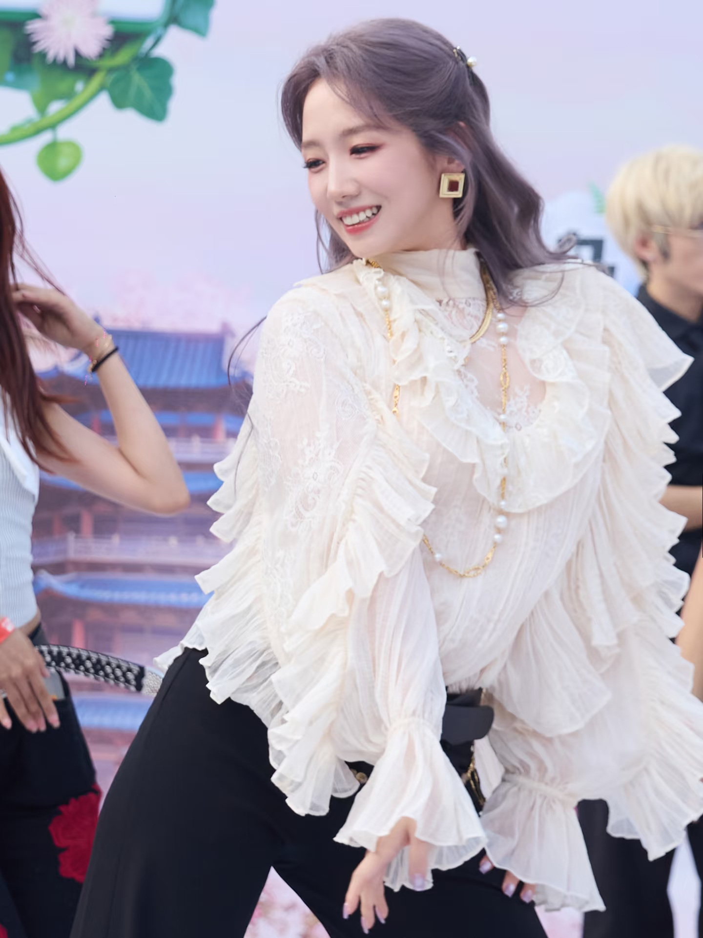 孟美岐事业心 舞台表现从不让人失望，这便是对事业心的诠释。28岁恋爱本无可厚非，