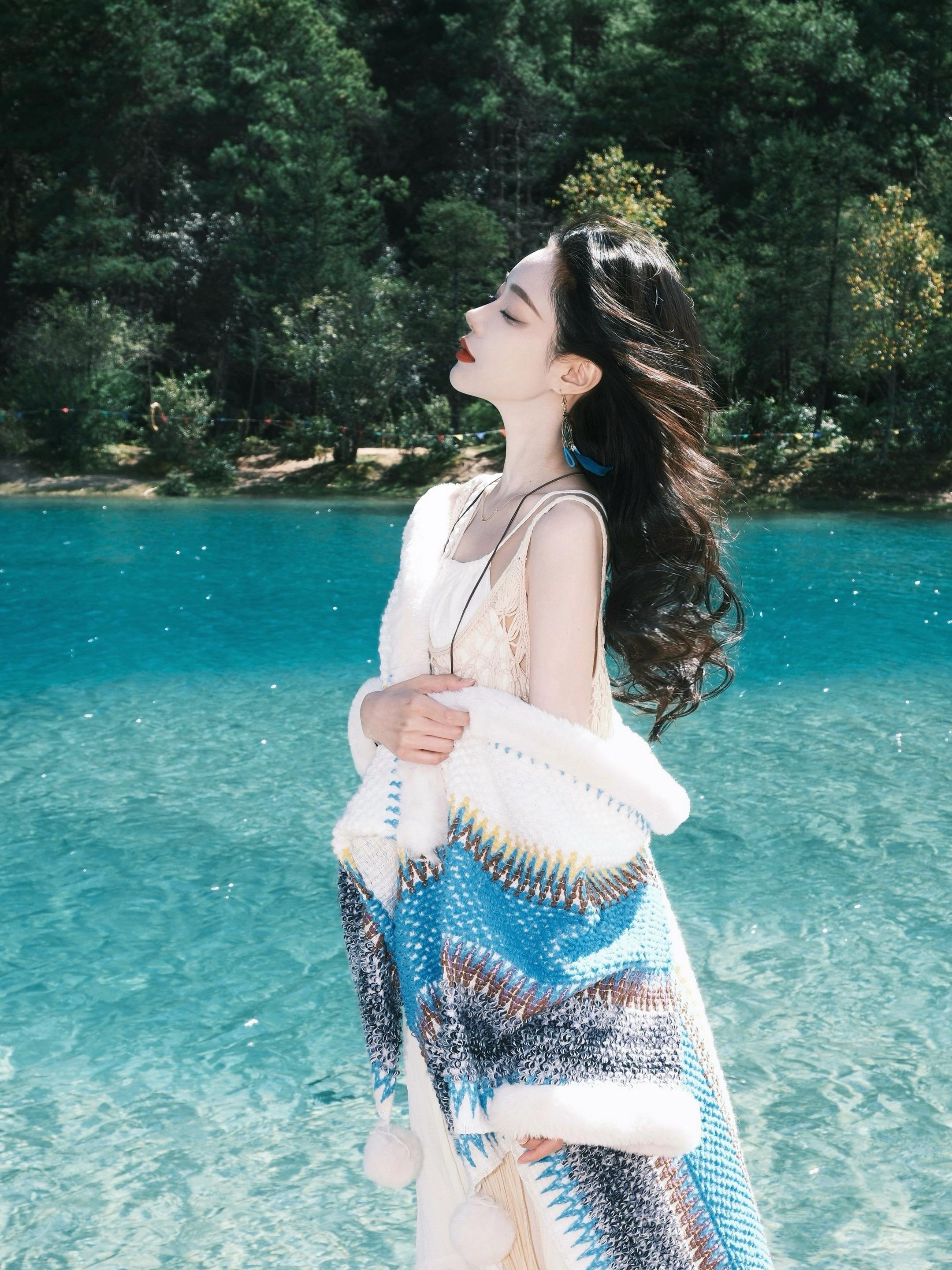 我出不了这神山 你带一枝格桑花走吧