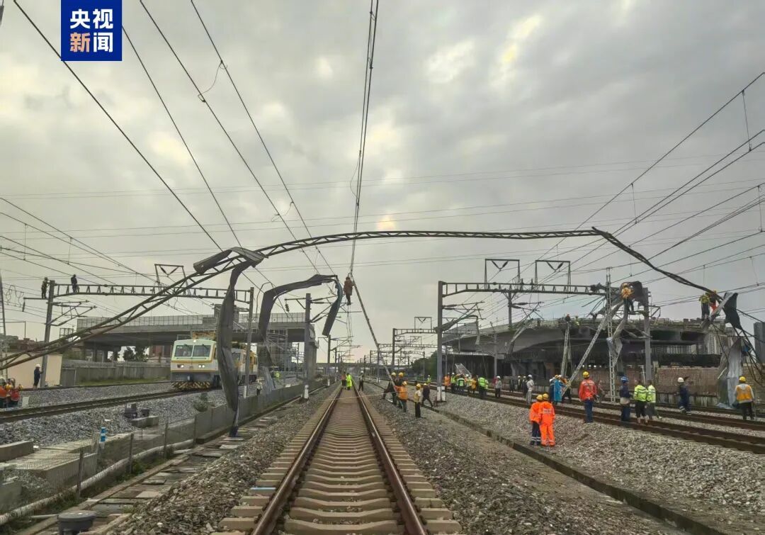 广东高铁晚点原因公布：龙卷风将异物吹至高铁接触网导致停电
