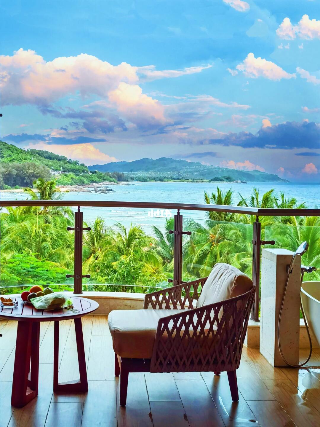 万宁是真的没有好酒店，千万不要阴天去