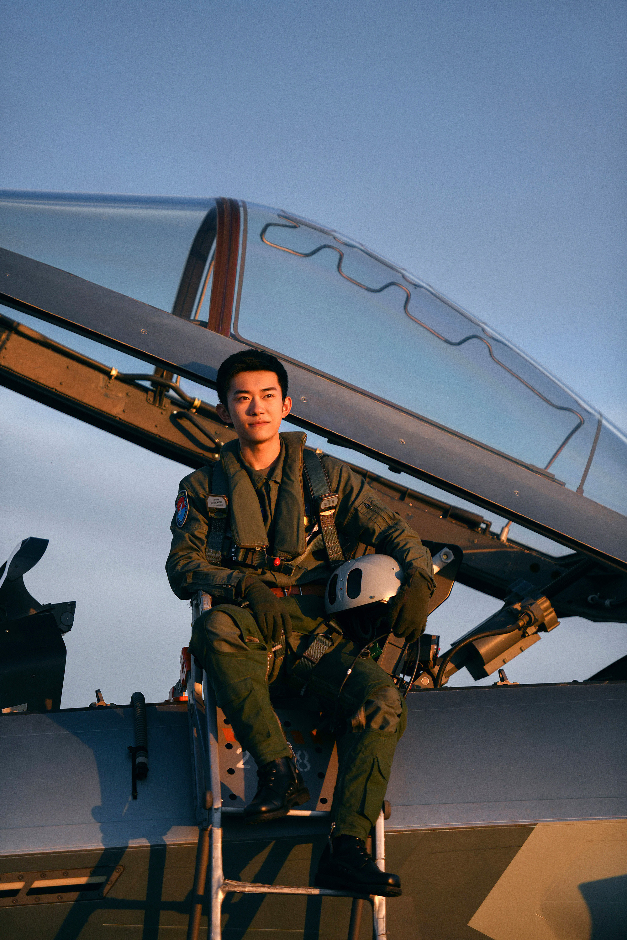 #航空新视野[超话]# 关于电影《长空之王》，我再说说个人观点，如果电影找易烊千