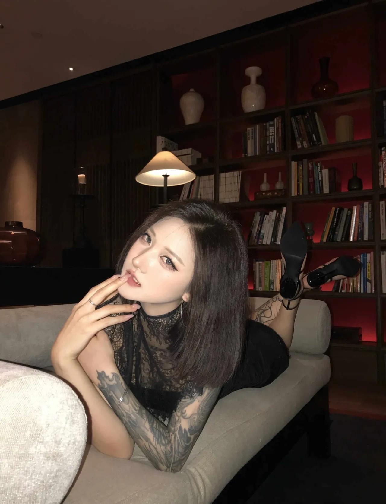 私房人像•
如果不曾遇见你，我本可以忍受孤独。   
微单 摄影 我镜头下的神仙