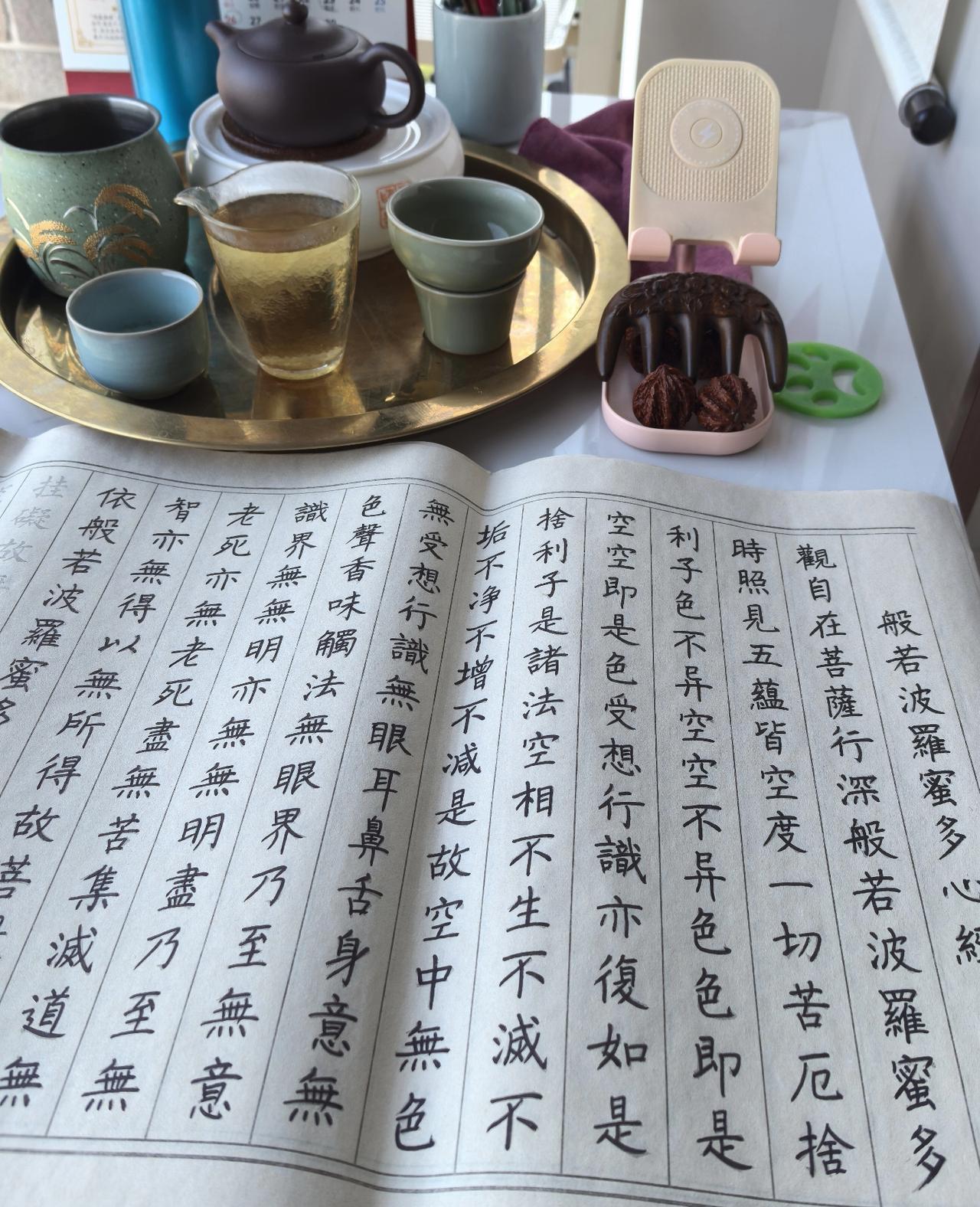 退休后还能有人惦记着，感觉不错
      退休一年多了，我也算见识过了人情冷暖