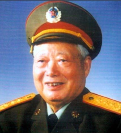 刘振华，山东泰安人，中共党员。
中国人民解放军高级将领，上将军衔。历经抗日战争、