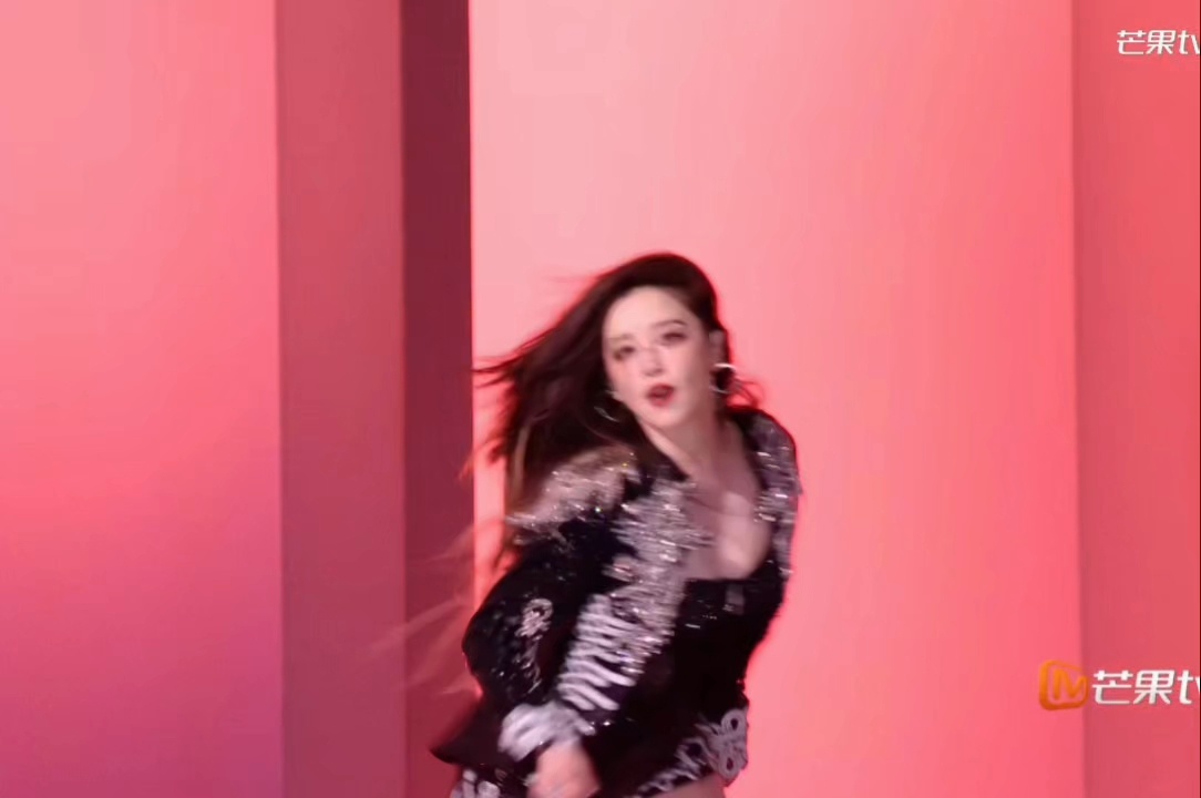 阚清子太美太魅了呀。完全火力全开 潇洒小姐