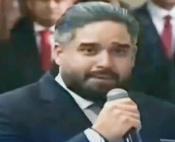 比马杜罗还狠的男人出现了，是的，你没看错，这个比委内瑞拉总统马杜罗更有担当的男人