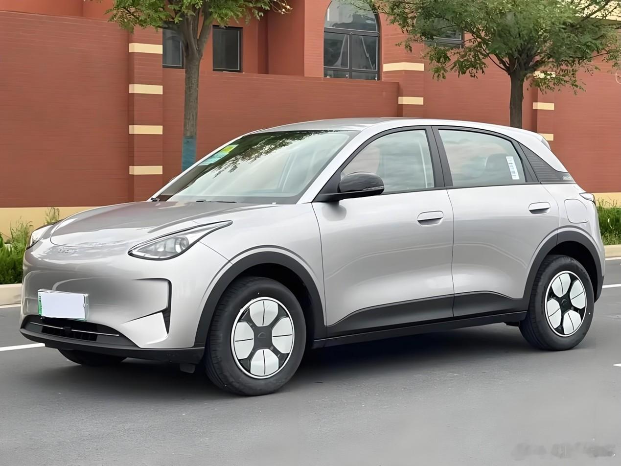 车身加长38mm，续航冲到550公里，全新极狐T1能和五菱缤果一战？A0级纯电小