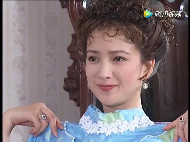 你还记得小时候看的《澳门的故事》么？这部在1999年澳门回归时期热播的电视剧真是