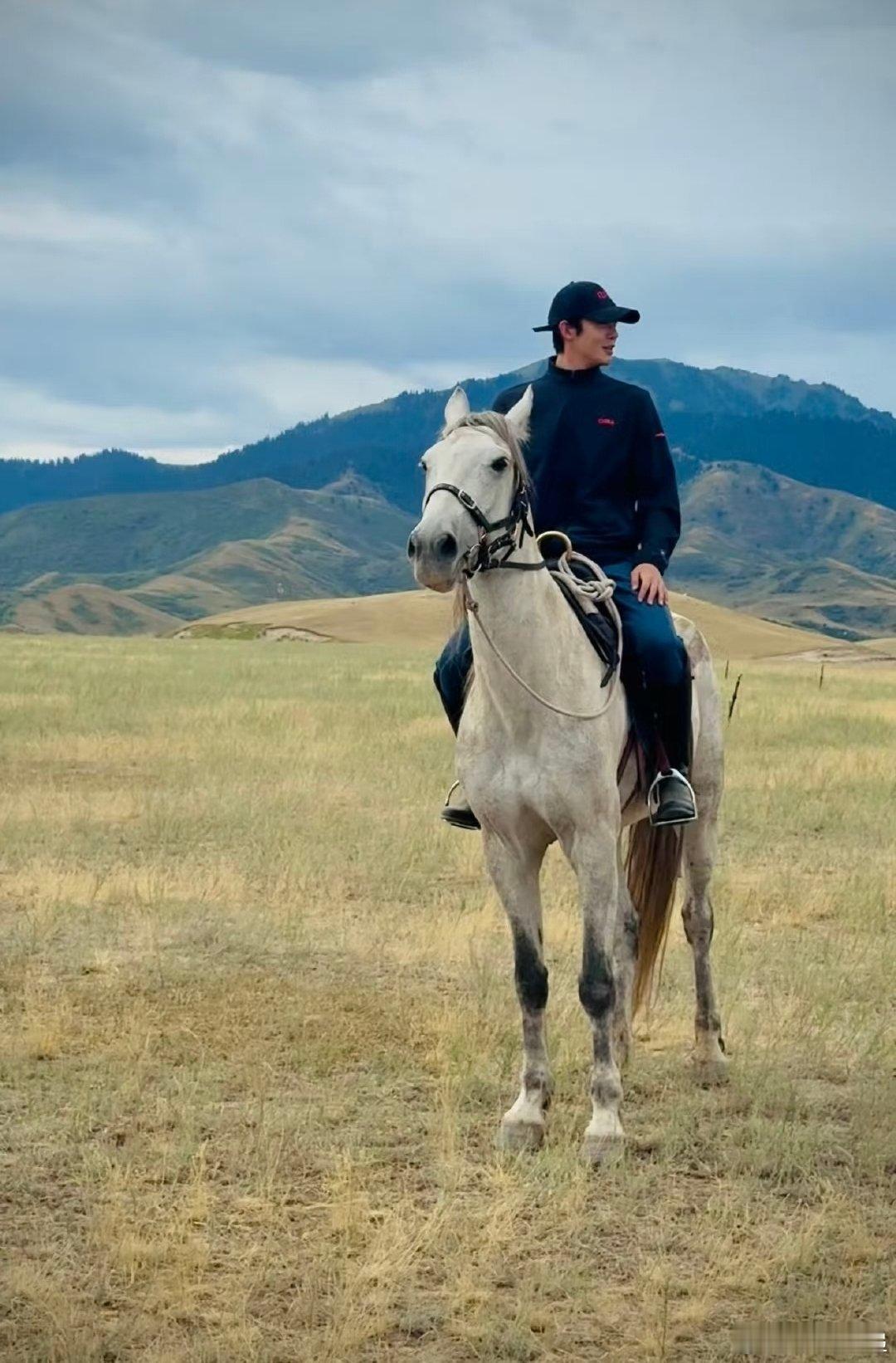 马年才是于适的主场于适马年回家乡过年专业对口从草原闯进春晚舞台！这波操作太硬核，