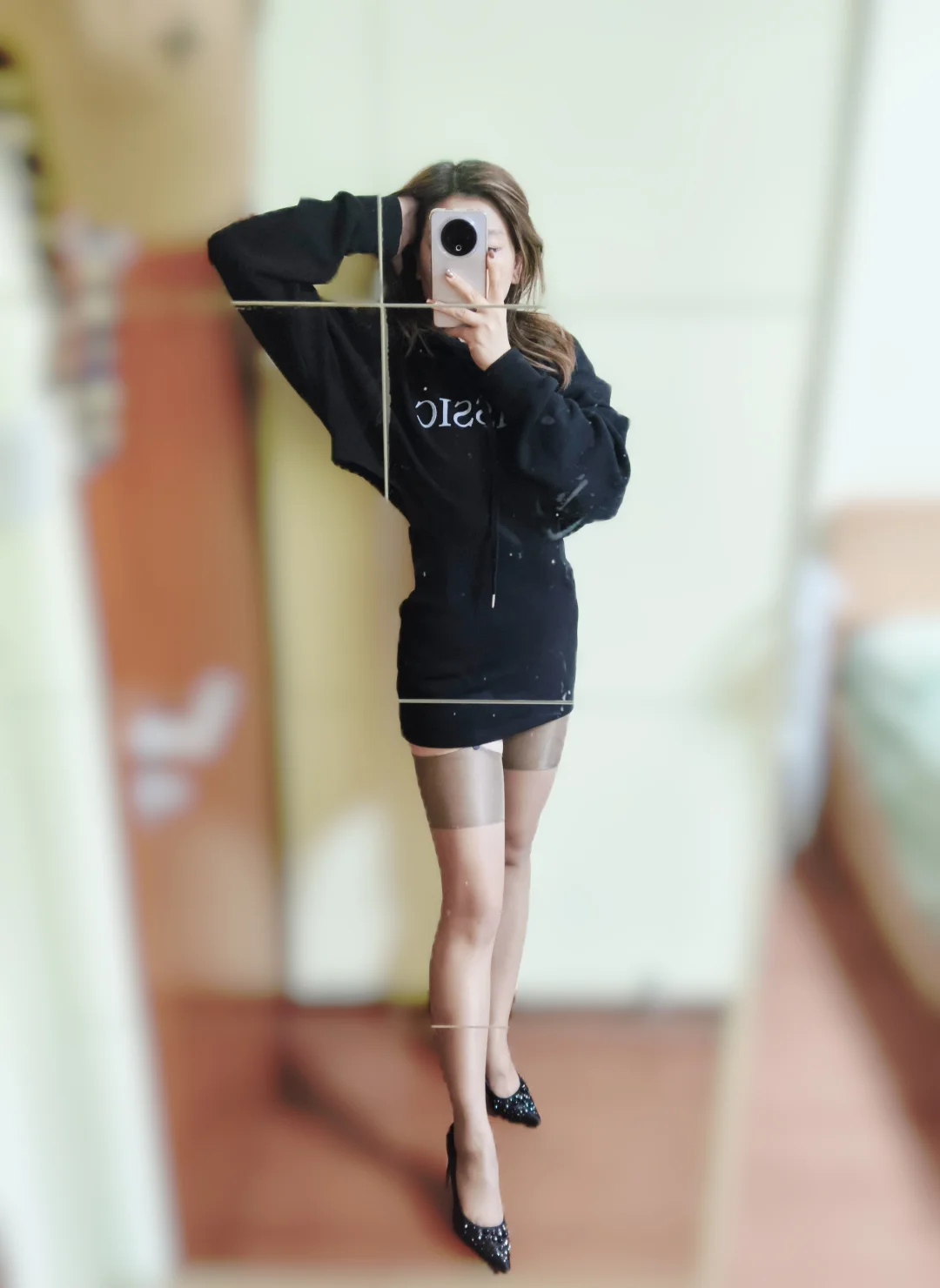 黑色卫衣短裙穿搭🖤吊带袜
