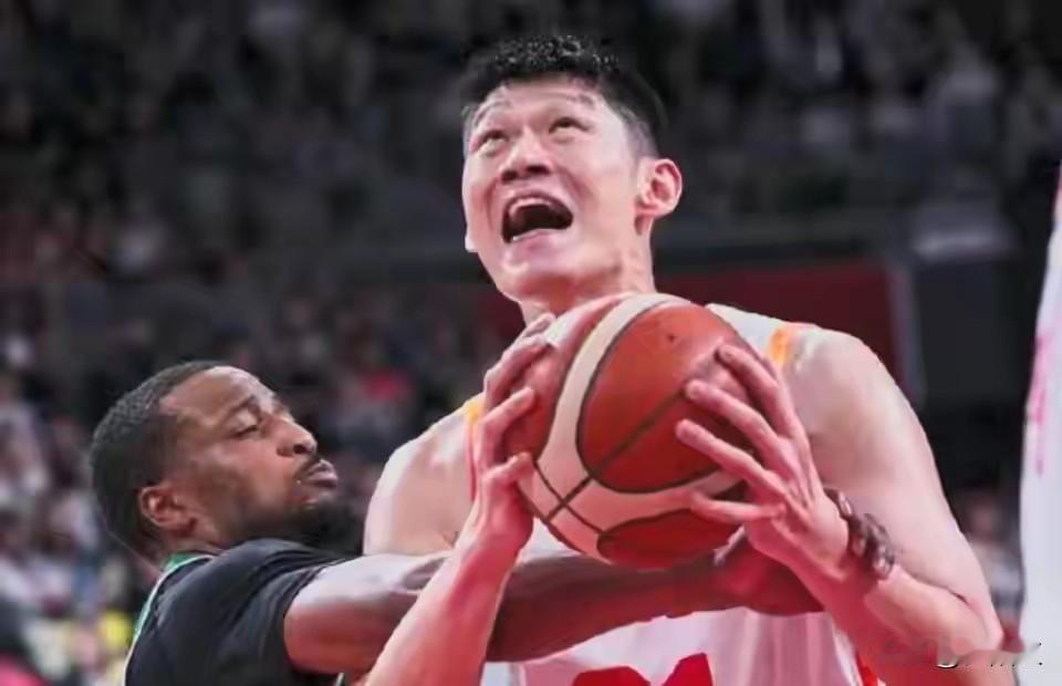 中国男篮迎来一个好消息，两个坏消息。

亚运会男篮赛事已然进入高潮阶段，昨日四分
