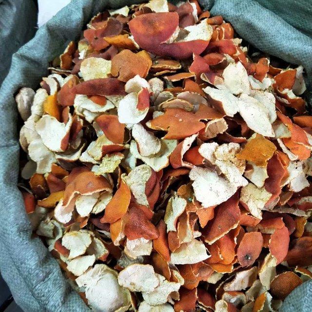 中药故事汇，今天讲陈皮的故事。
 
南宋淳熙年间，岭南新会遭遇罕见旱灾，烈日炙烤