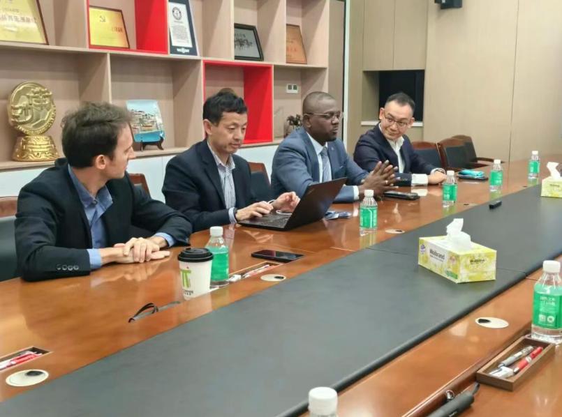 【巴黎圣日耳曼青训学院要落户大湾区文体中心！】大湾区文体中心要迎来重要大项目了！