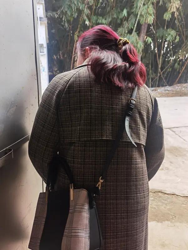 被诈骗的人，不能简单归结为善良或笨。
像30+的阿姨，从小顺风顺水，工作环境单纯